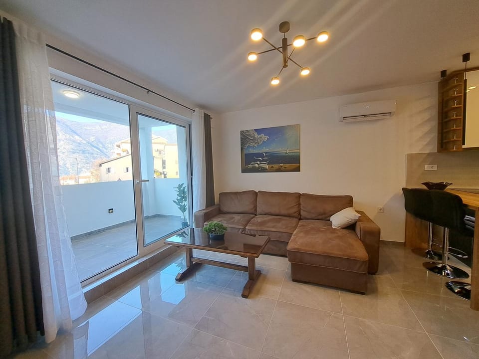 Balcony/Terrace, Living room, Seating area, air conditioner