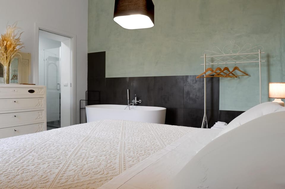 Bedroom, Bath