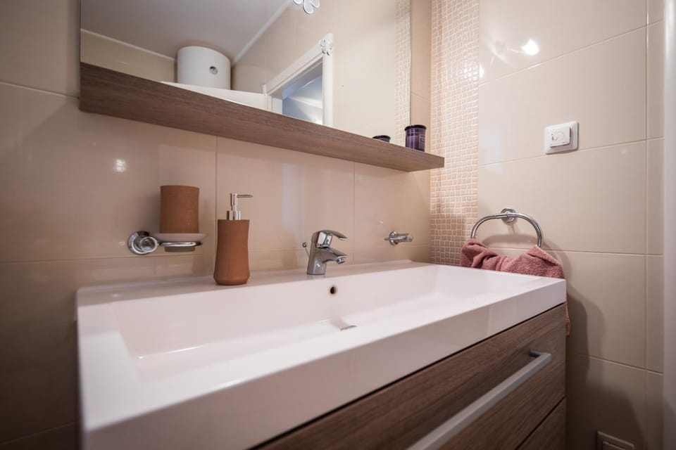 2 Bathrooms, Free Parking Spot, Prt Sea View Apartment in Dubrovnik