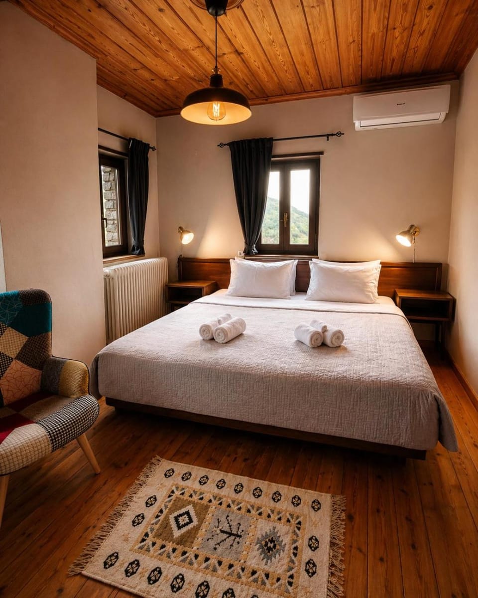 Bed, Photo of the whole room, Bedroom, towels, air conditioner