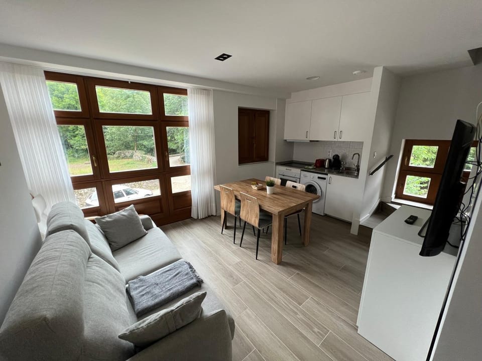 Kitchen or kitchenette, Living room, Dining area