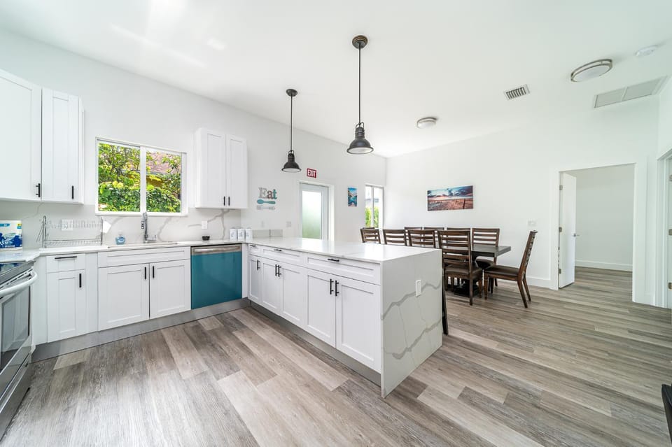 Pool Boutique Villa by the Beach 1 Villa in Hallandale Beach