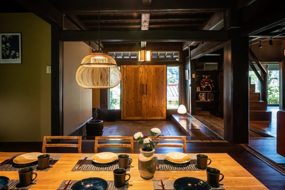 Facade/entrance, Decorative detail, Dining area