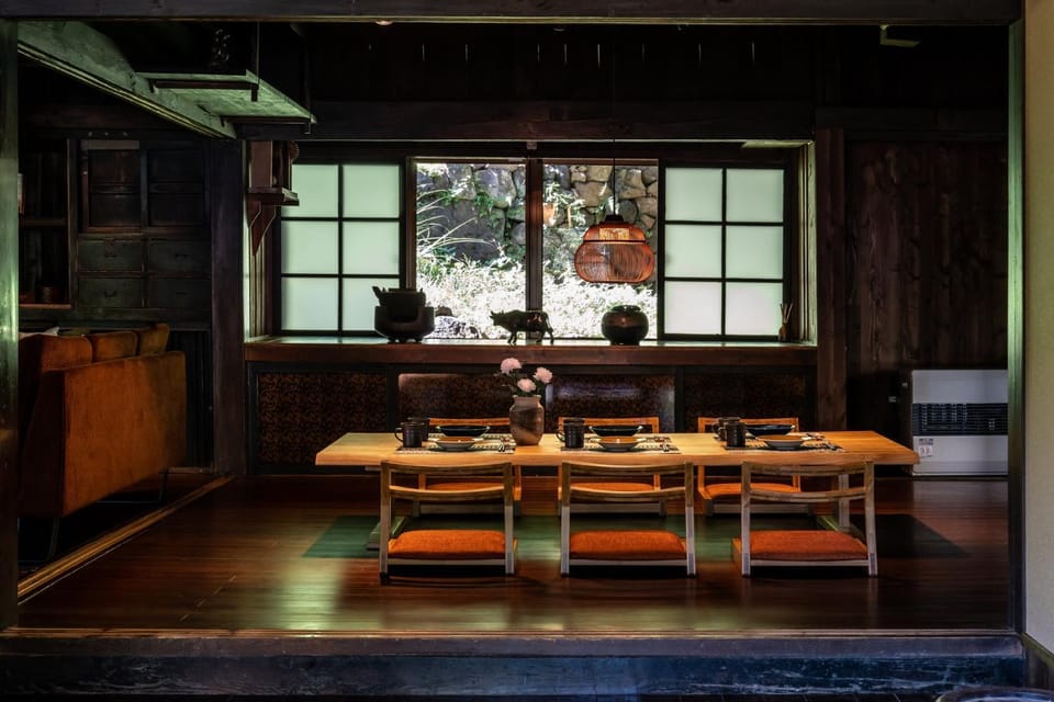 Seating area, Dining area