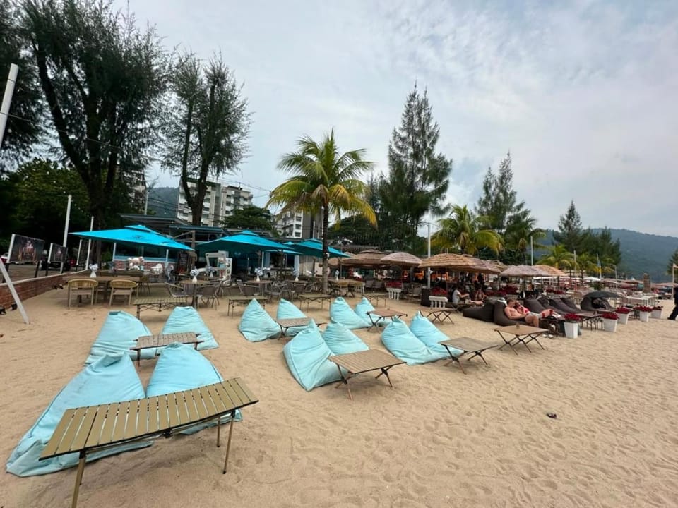 By The Sea Beachfront Designer Suites Penang - Managed by Art of Tree Apartment in Batu Ferringhi, Penang, Malaysia