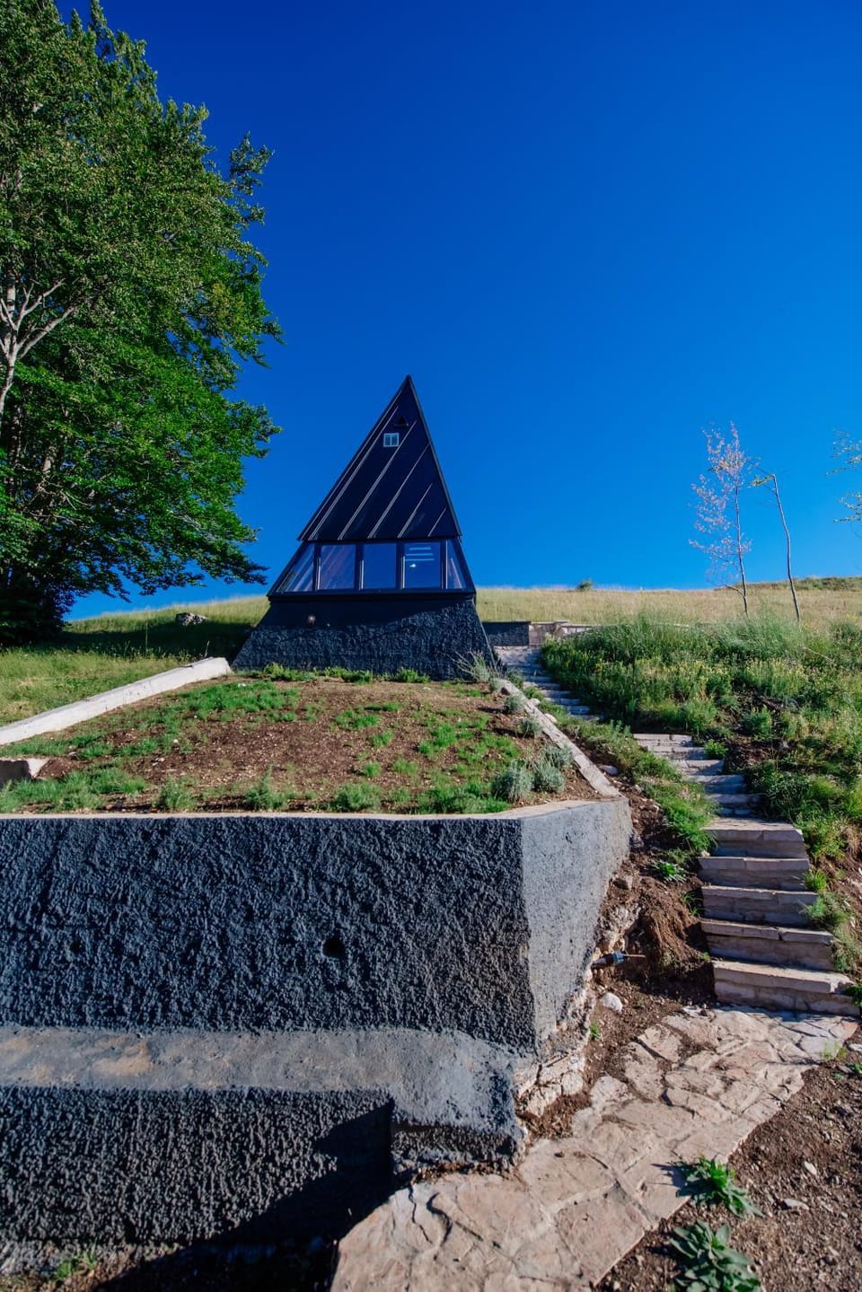 Property building, Natural landscape, Garden