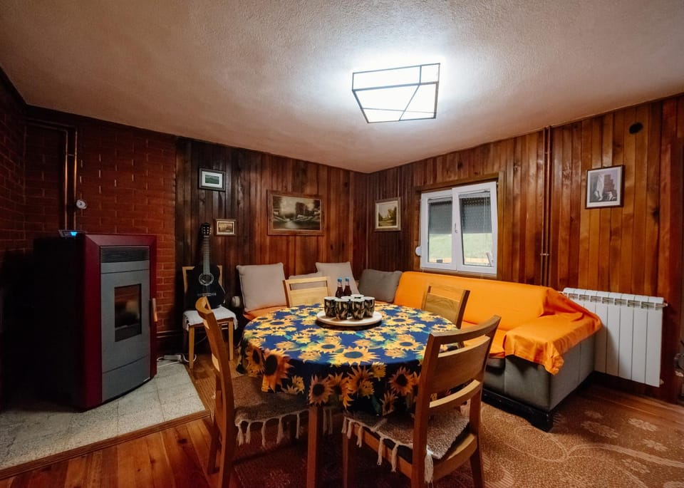 Living room, Seating area, Dining area, flat iron