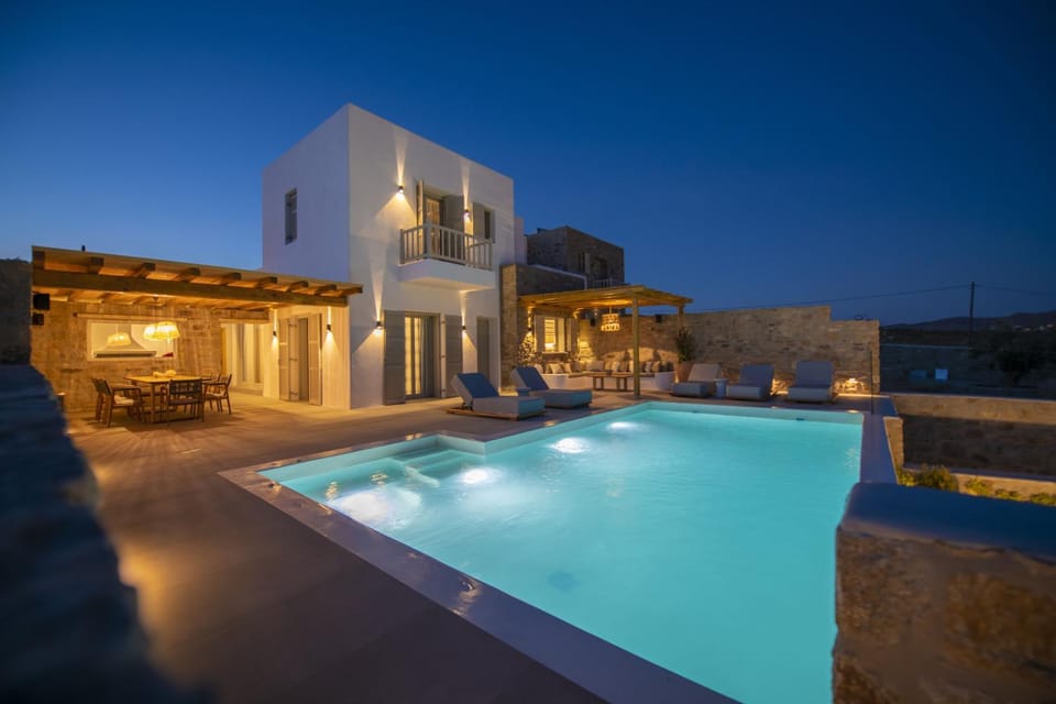Property building, Pool view, Swimming pool