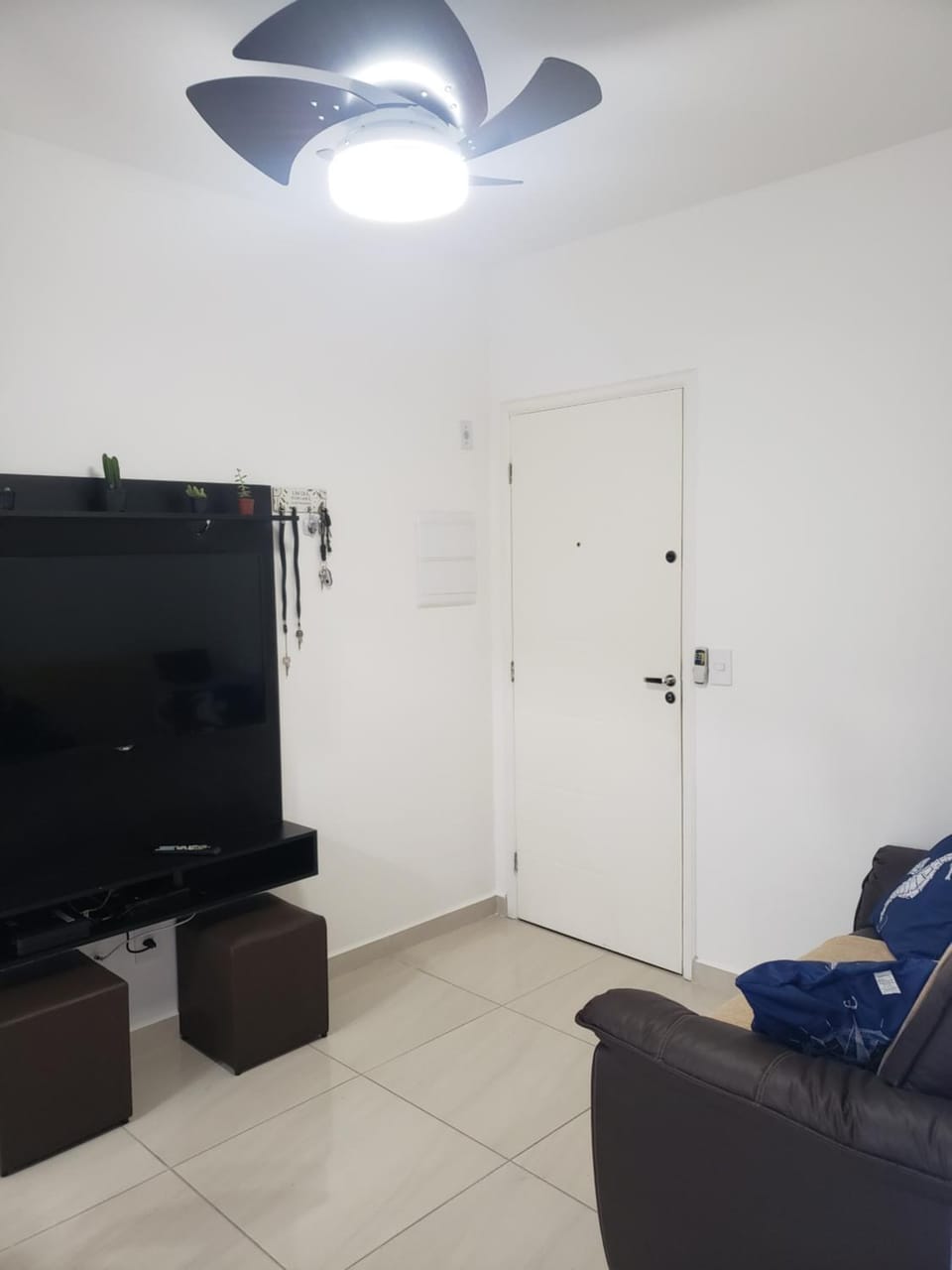 Communal lounge/ TV room, Living room, fireplace