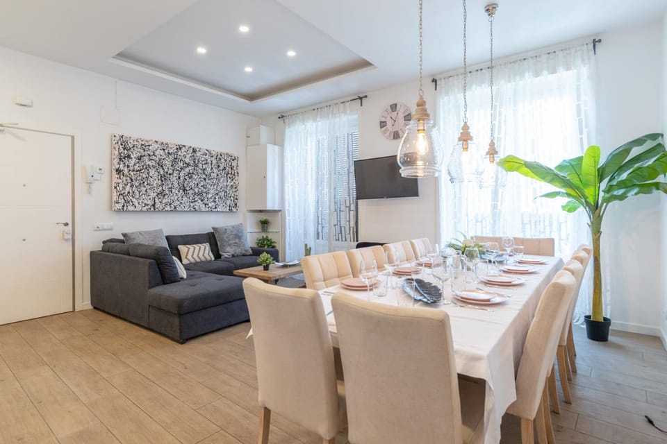 Living room, Seating area, Dining area