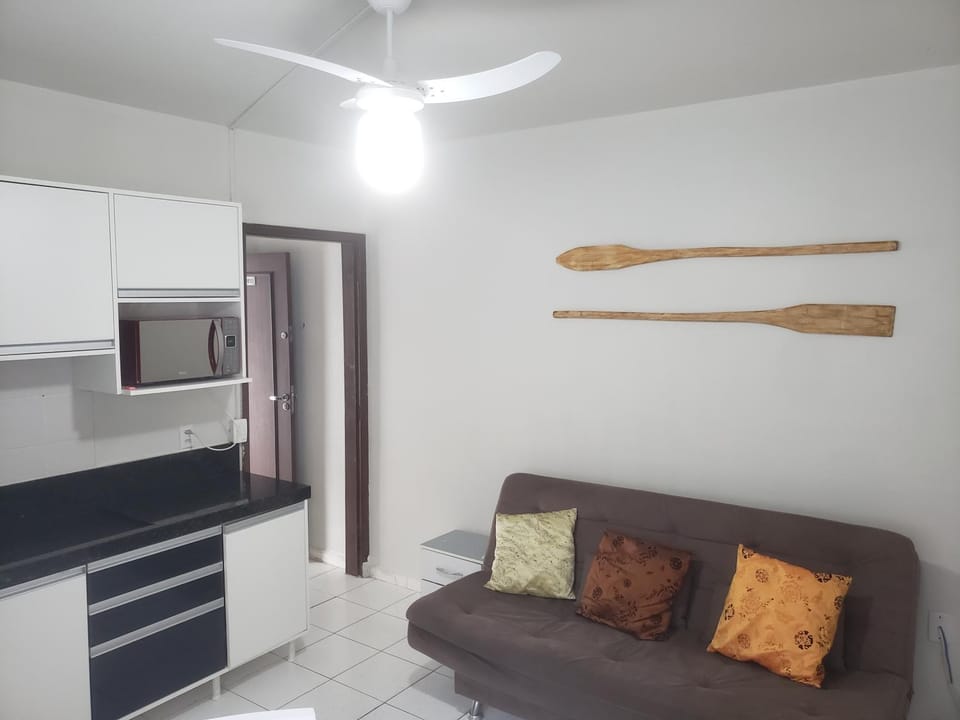 Apto 1 quarto, Centro de Bombinhas, 130 metros da praia. Apartment in Bombinhas