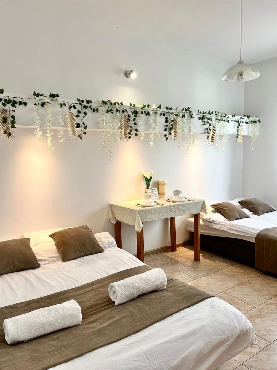 Shower, Bed, TV and multimedia, Coffee/tea facilities, Kitchen or kitchenette, Bedroom, hair dryier, towels, towels, wardrobe, dryer