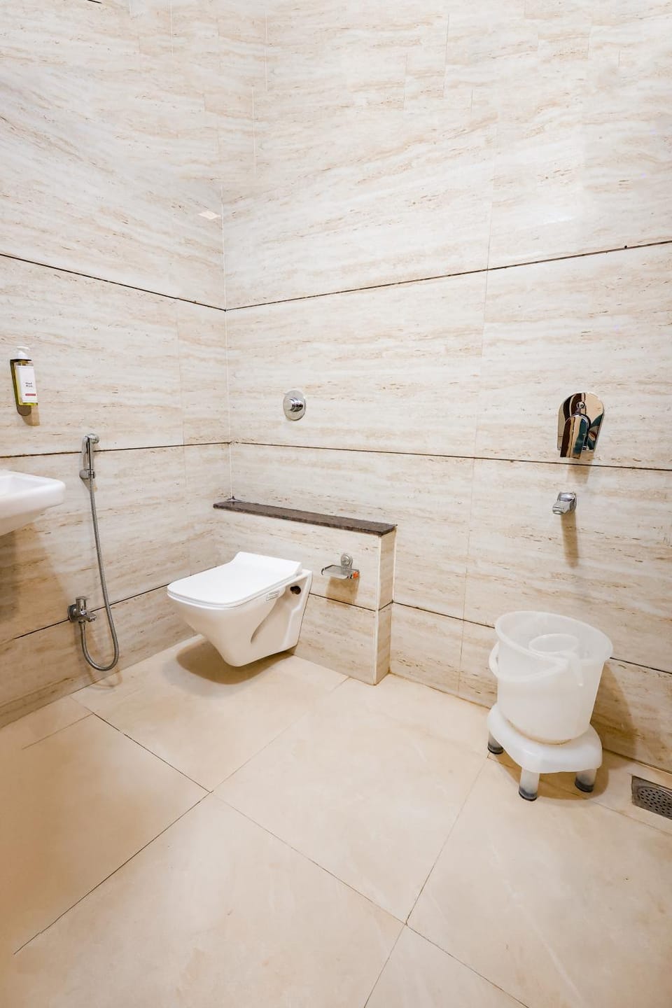 Shower, Toilet, Bathroom, bidet, towels