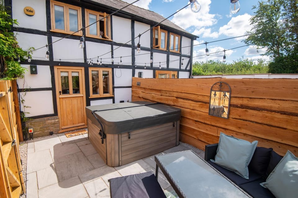 Patio, Hot Tub