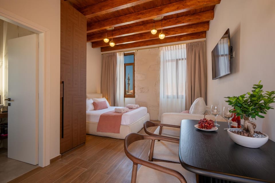 Bed, Living room, Photo of the whole room, Seating area, Bedroom