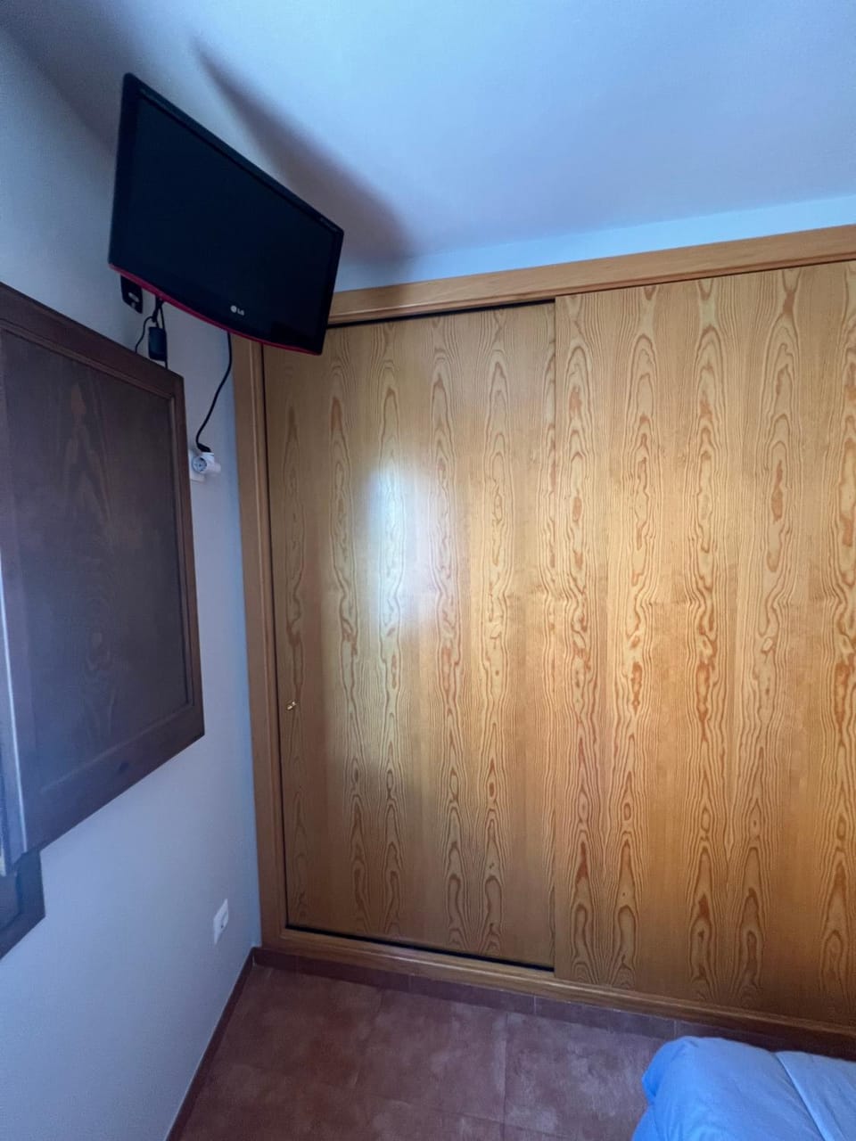 Bed, TV and multimedia, Bedroom, wardrobe