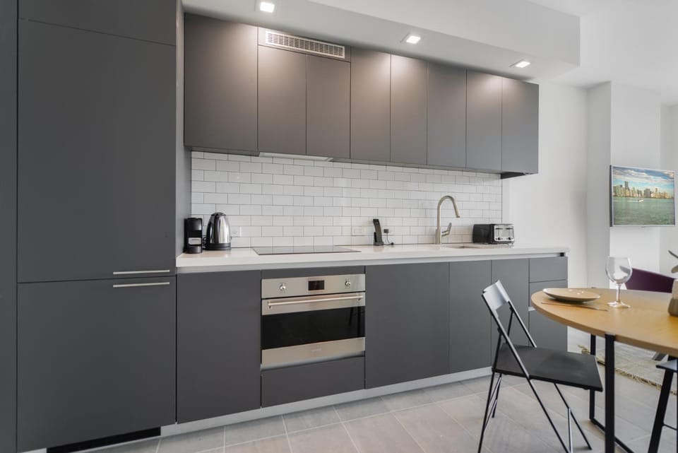 Stylish Stay in the Heart of Miami - Walk to Bayside & Bayfront Park Apartment in Miami