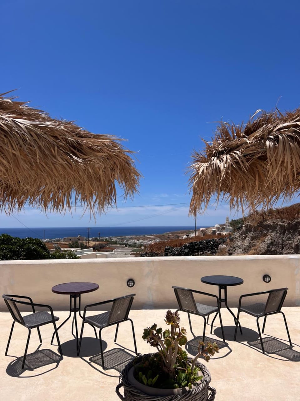 Mentoras' Complex Apartment in Santorini