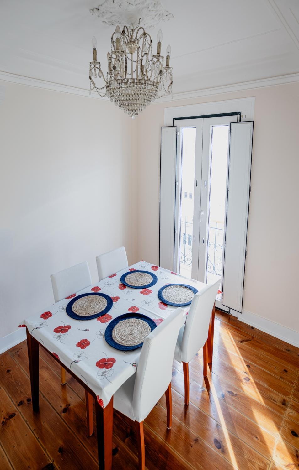 Dining area, Dinner