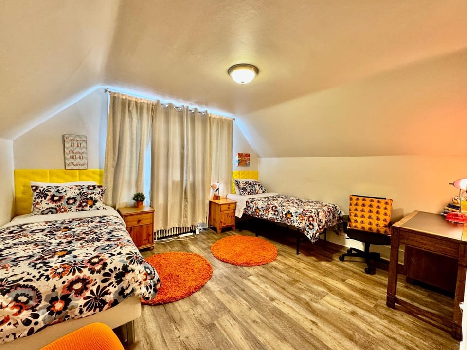 Bed, Photo of the whole room, Bedroom