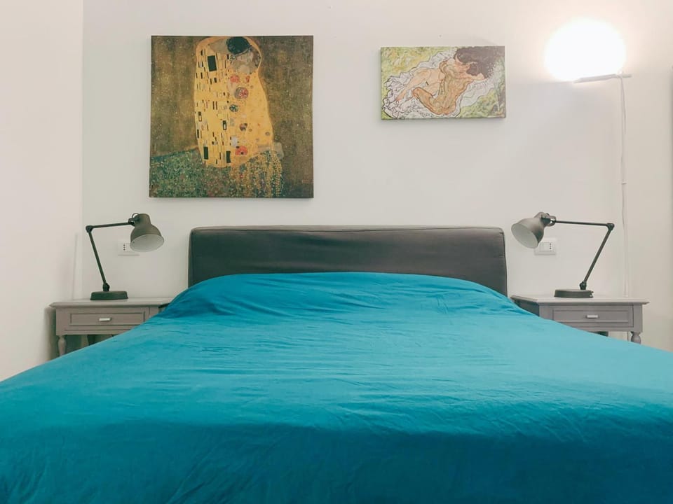 Bed, Photo of the whole room, Bedroom, air conditioner