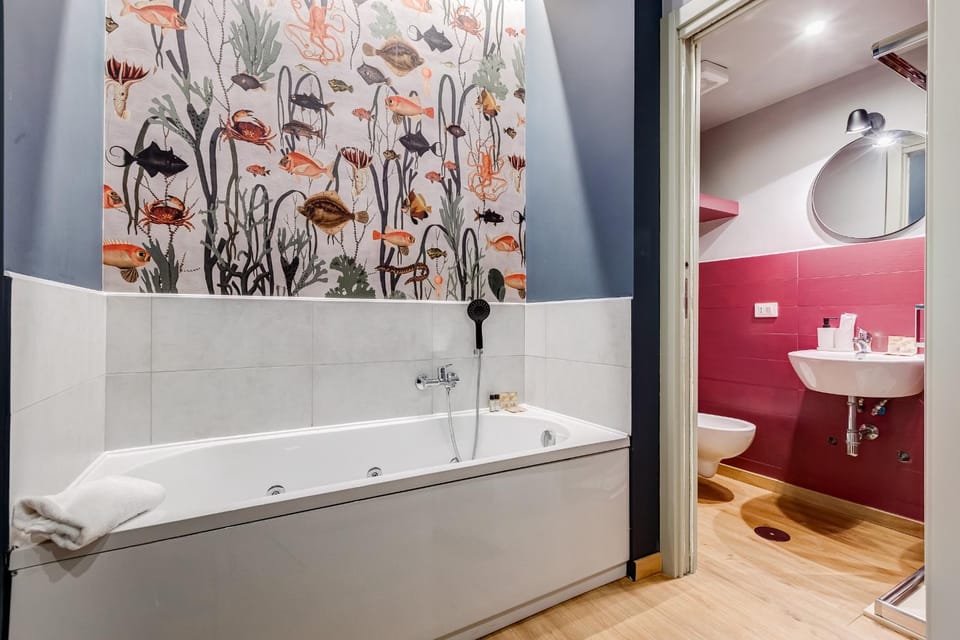 Shower, Toilet, Bathroom, Bath, towels