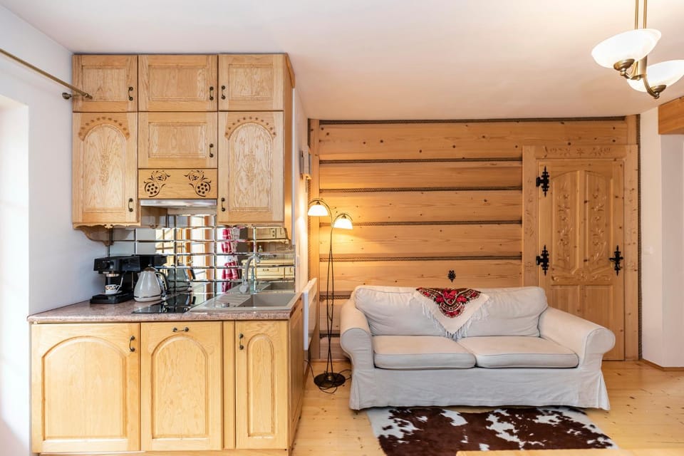 Kitchen or kitchenette, Living room, Seating area