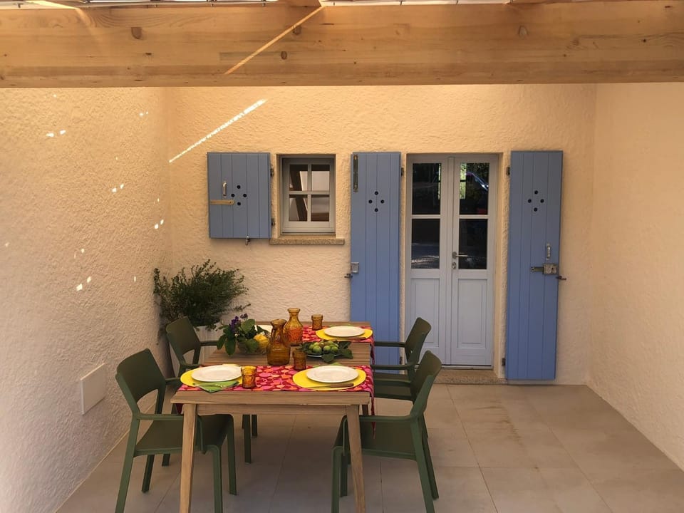 Property building, Breakfast