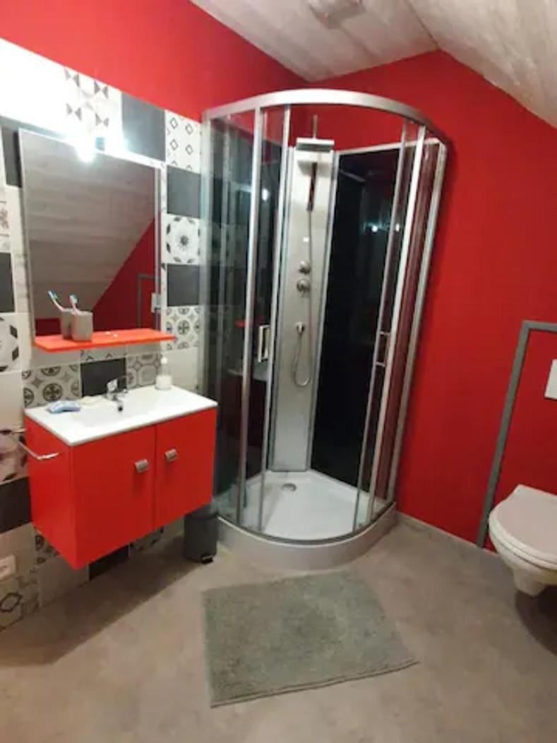 Shower, Toilet, Bathroom