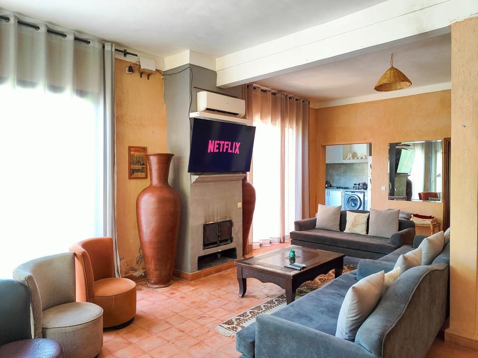 TV and multimedia, Living room, air conditioner