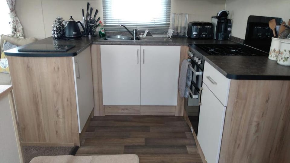 Deluxe 3 Bedroom Caravan with extra en-suite North Shore Campground/ 
RV Resort in Skegness