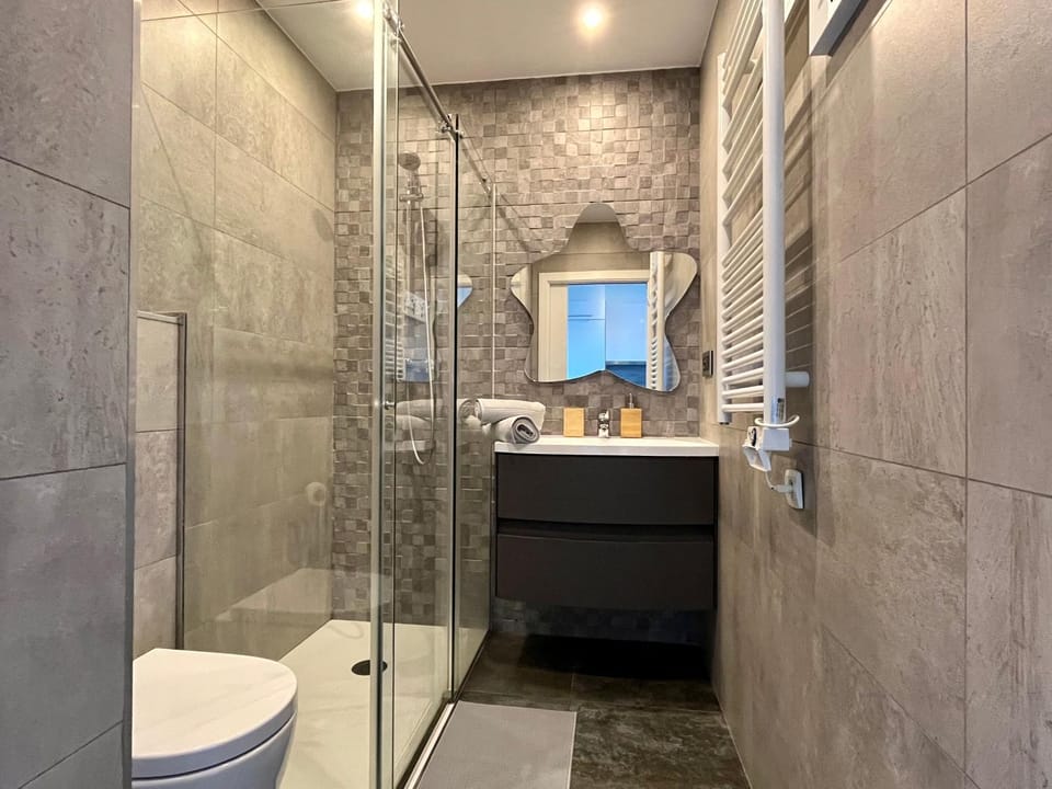 Shower, Bathroom