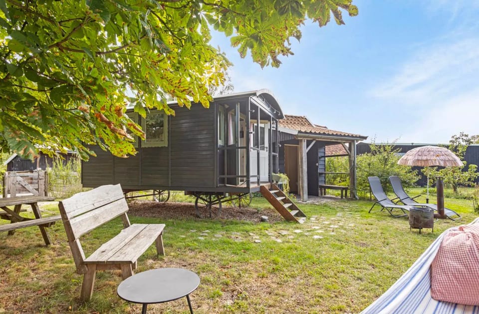 Tiny house, pipowagen onder de kastanje Apartment in Gelderland, Netherlands