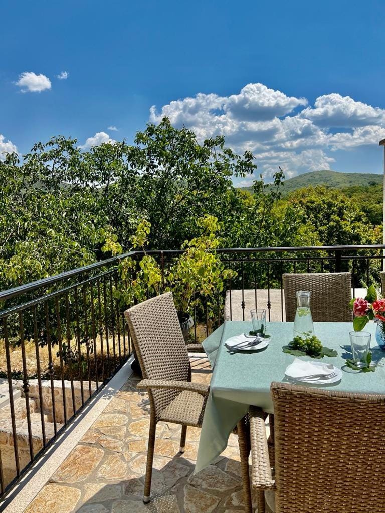 Vikendica Oliver House in Split-Dalmatia County