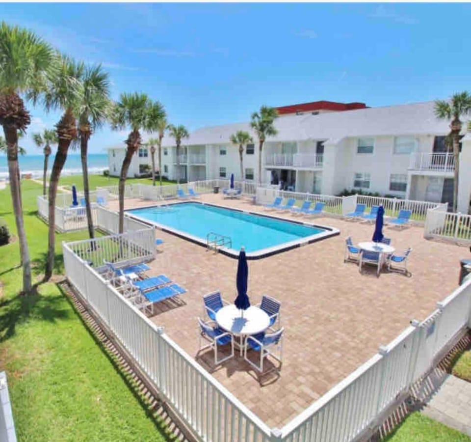Beach, Pool view, Sea view, Swimming pool, sunbed
