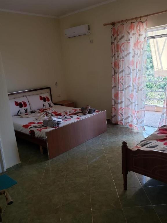 Bed, Photo of the whole room, Bedroom, air conditioner