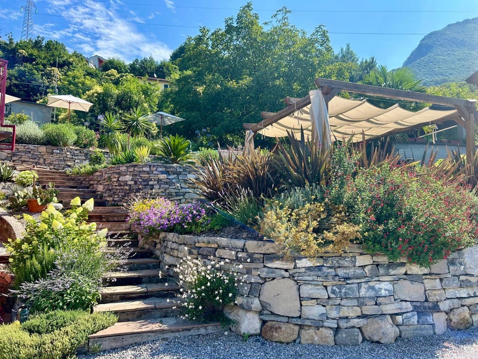 Il Mallo Verde - Lake Como B&B Bed and Breakfast in Mandello del Lario