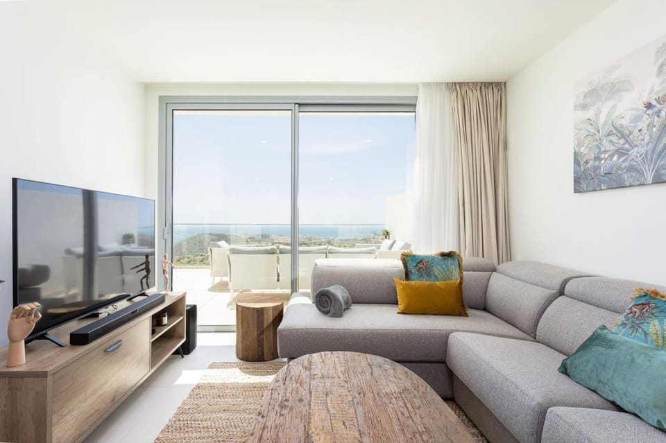 Living room, Lounge or bar, Mountain view