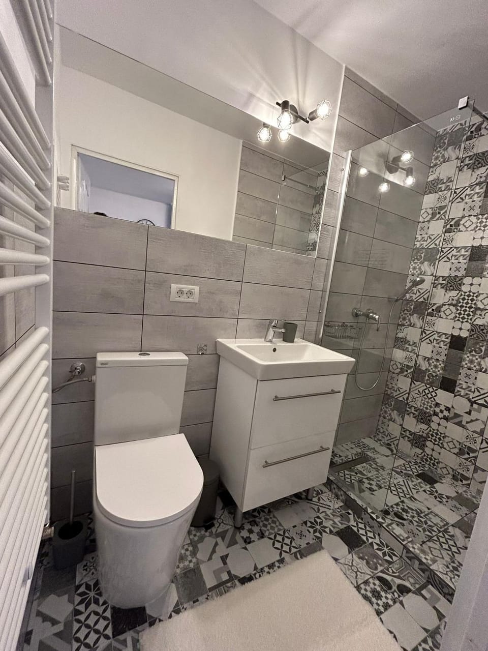 Shower, Toilet, Bathroom