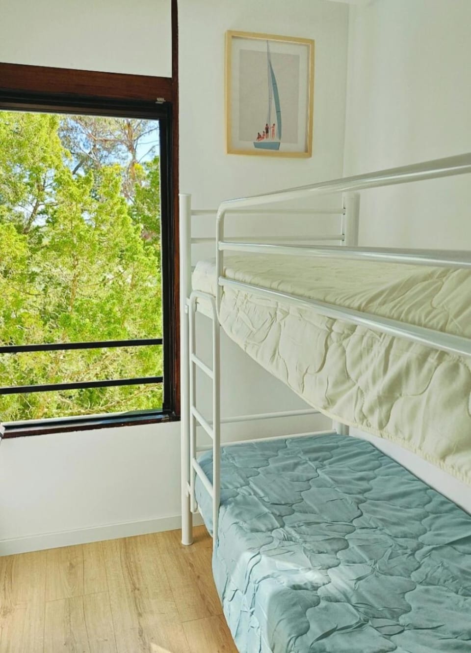 Bedroom, bunk bed
