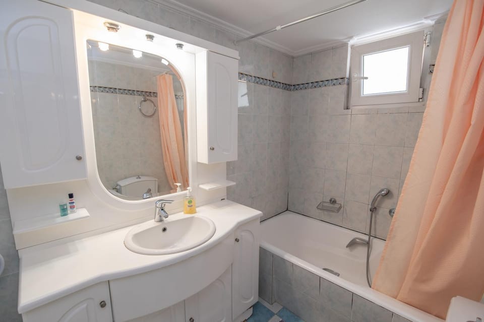 Bathroom, Bath, microwave