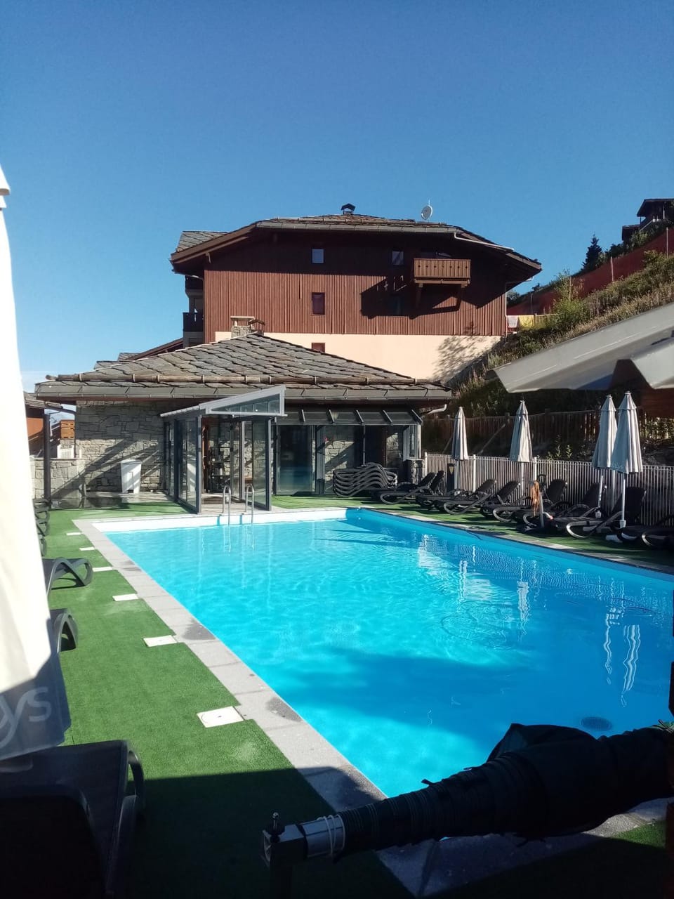 Swimming pool