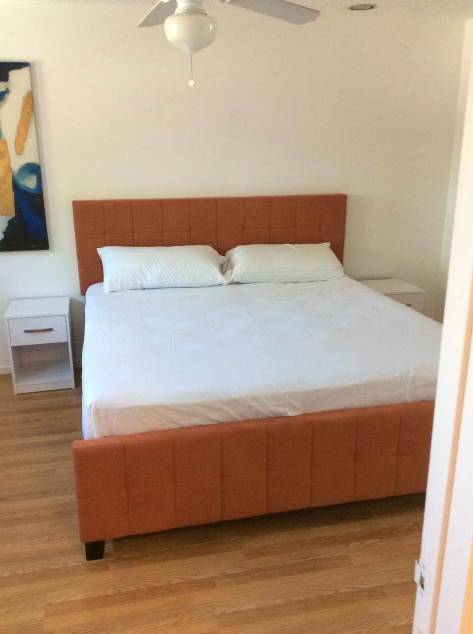 Modern spacious home close to Universal studio & Hollywood for 11 House in Van Nuys