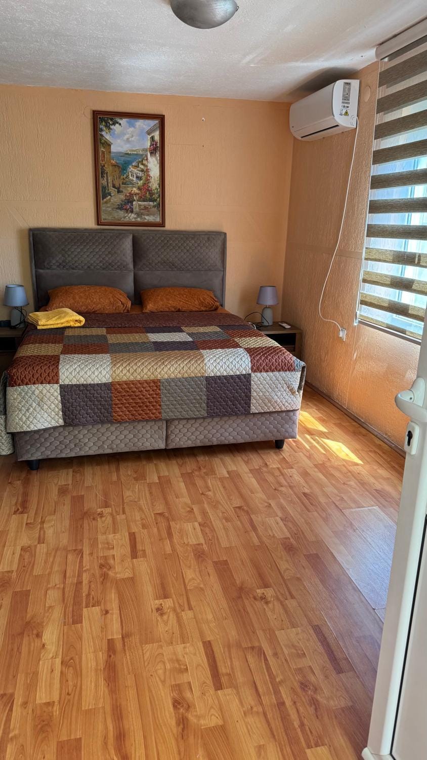 Bed, air conditioner