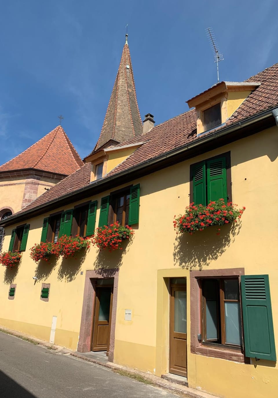 Facade/entrance