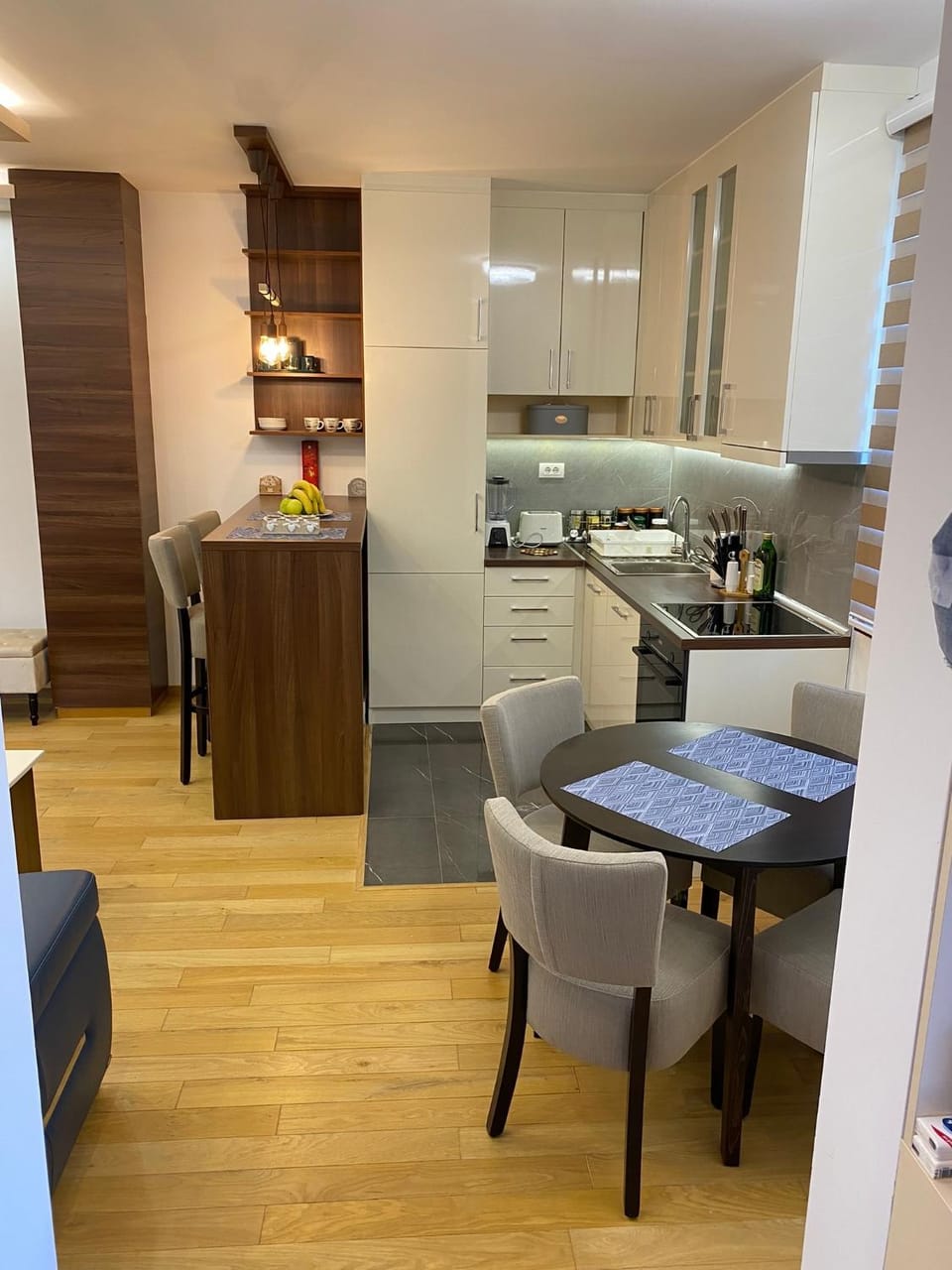 Coffee/tea facilities, Kitchen or kitchenette, Dining area, oven, pet friendly, stove
