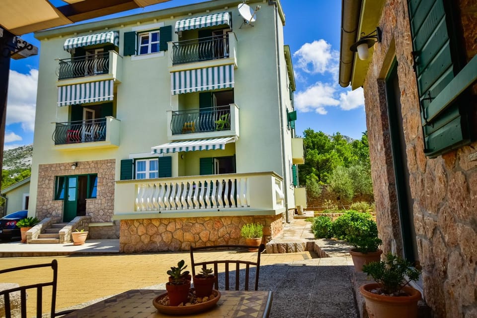 Property building, Patio, Seating area