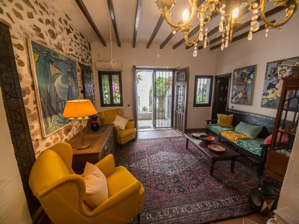 Communal lounge/ TV room, Facade/entrance, Living room, Decorative detail