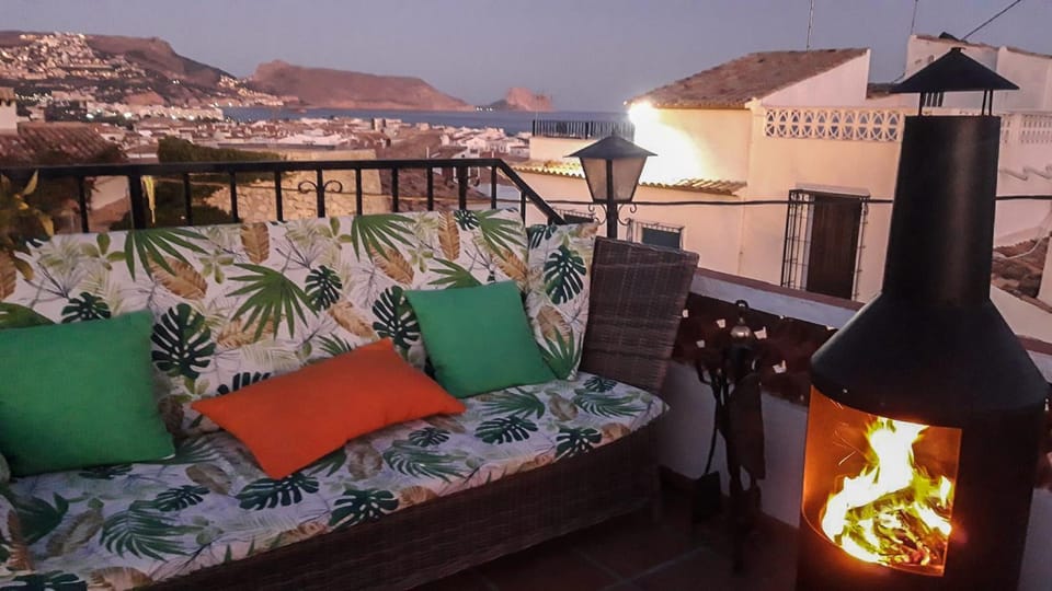 Natural landscape, Balcony/Terrace, Seating area, Mountain view, fireplace