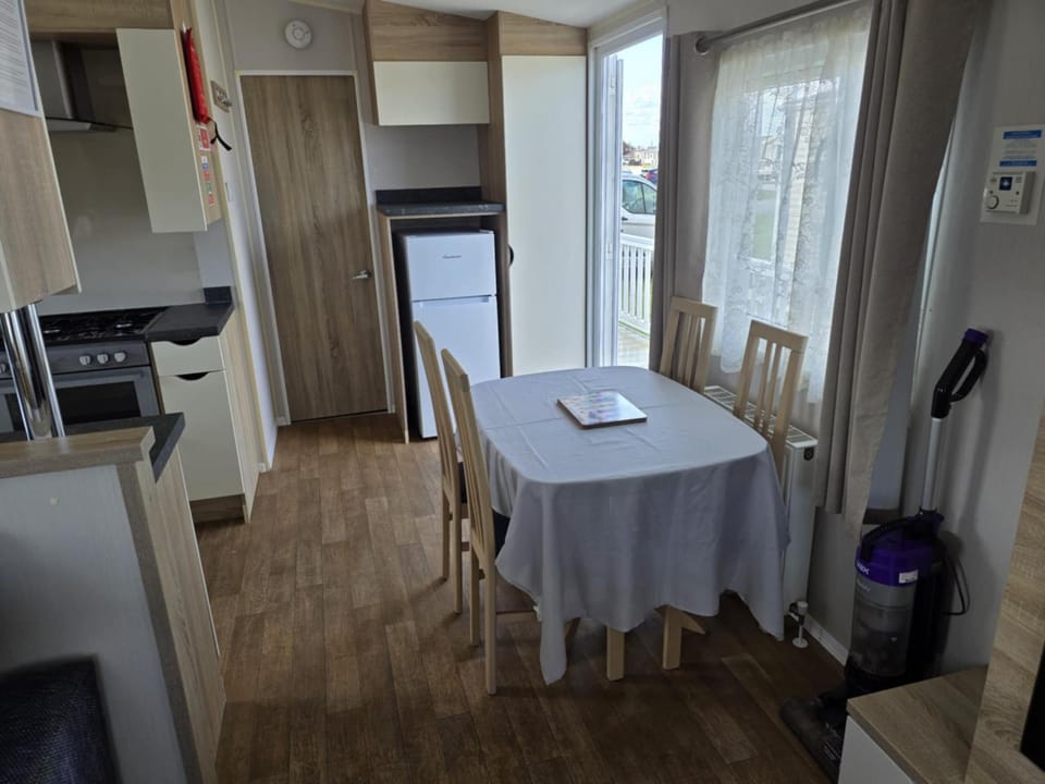 PALM GROVE THE NeW PG68 3 BEDROOM CARAVAN CHAPEL ST LEONARDS Campground/ 
RV Resort in Chapel Saint Leonards